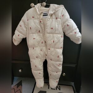 Old Navy baby girls snowsuit 6-12 months, white and floral